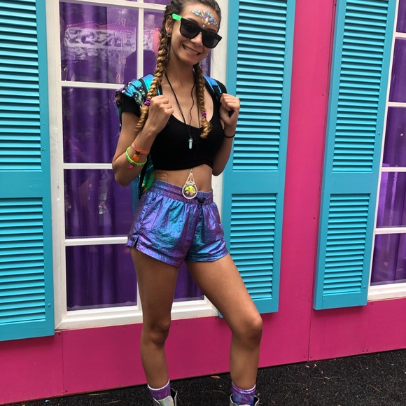 Meet Leigh! - Picture 2 of 4